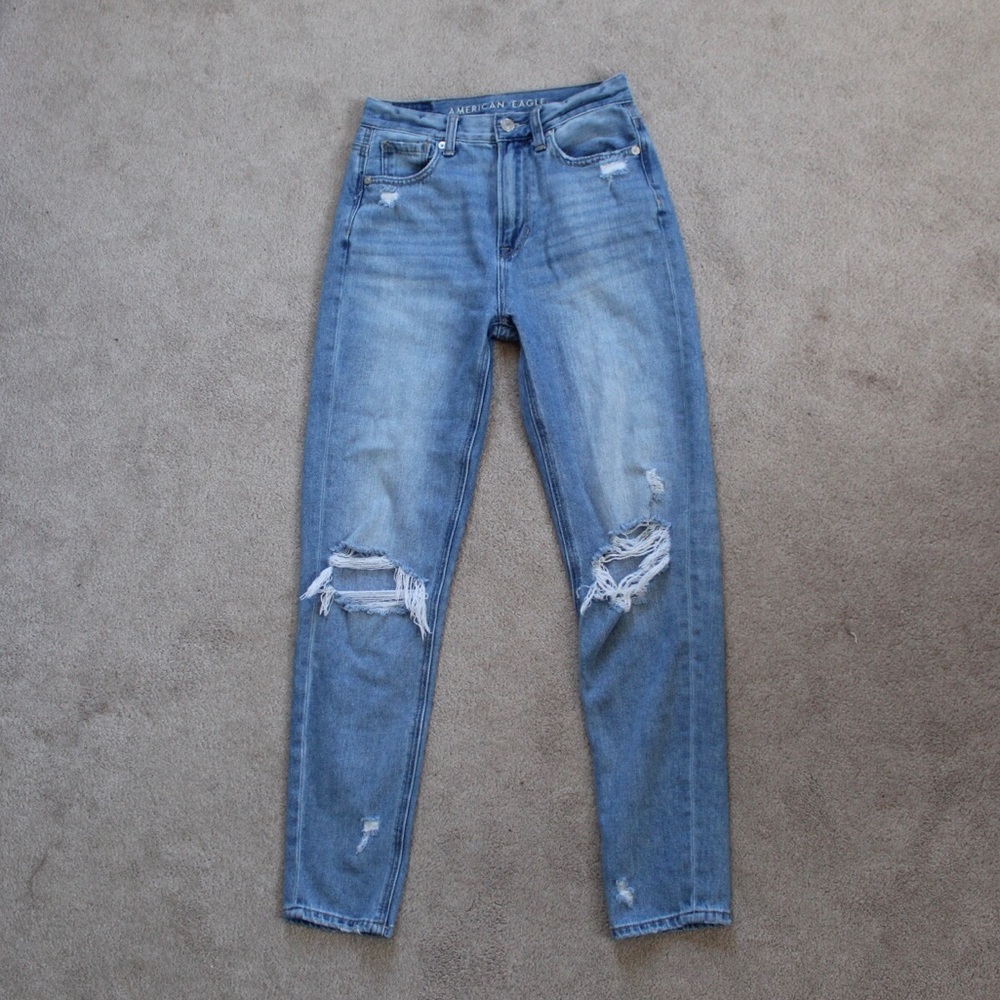 AE High Wasited Mom Jeans